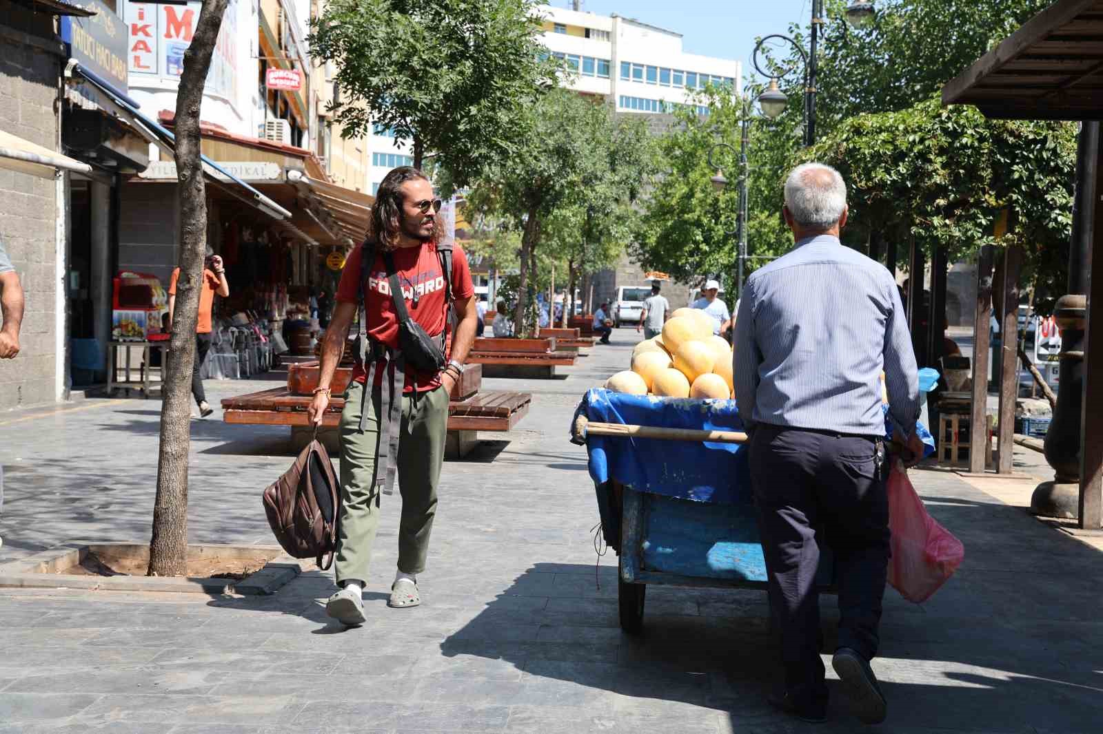 Evden kovulan tam zamanlı gezgin, 5 yılda 71 şehir 7 ülke gezdi
