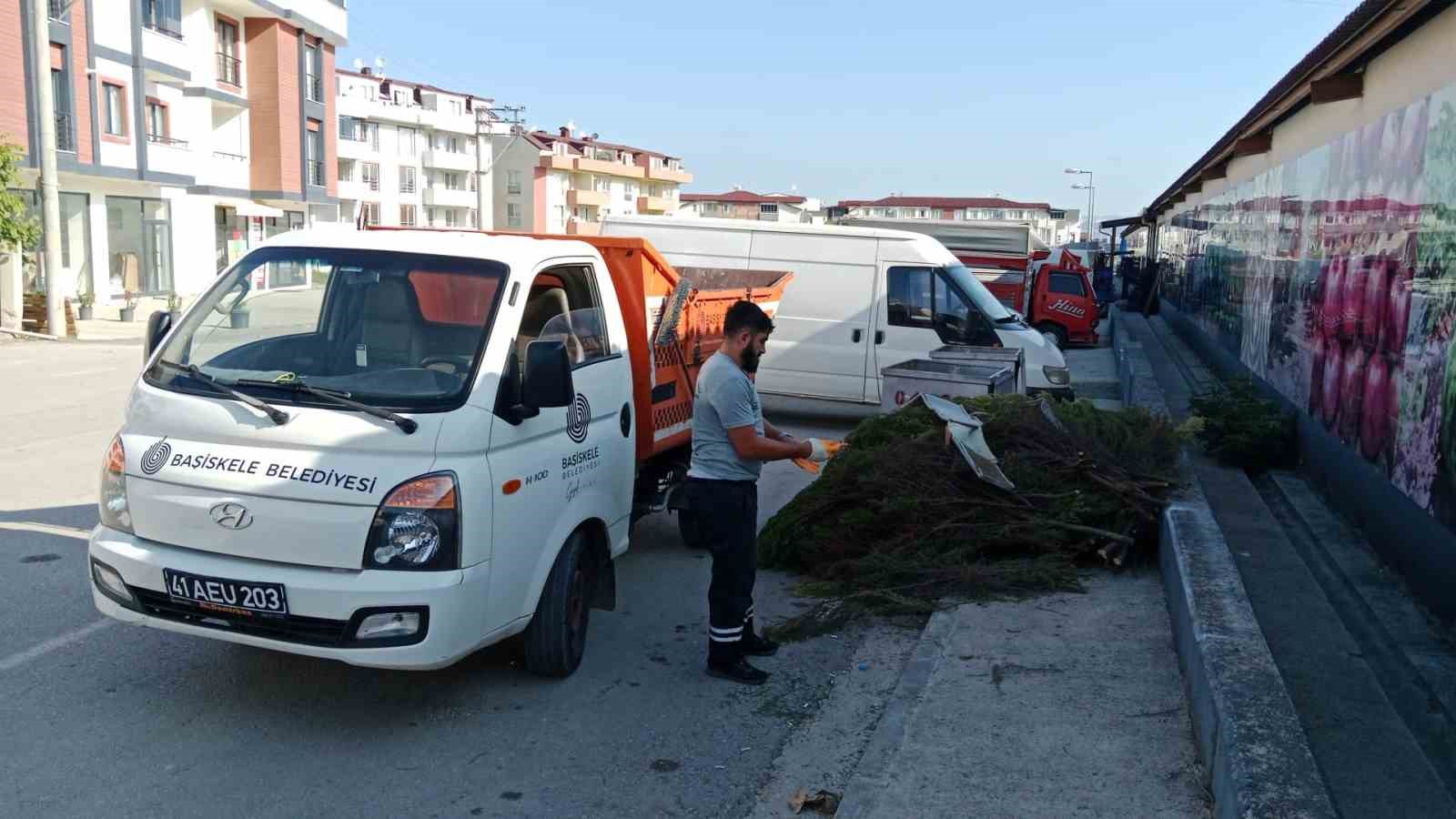 Başiskele’nin dört bir yanı temizleniyor
