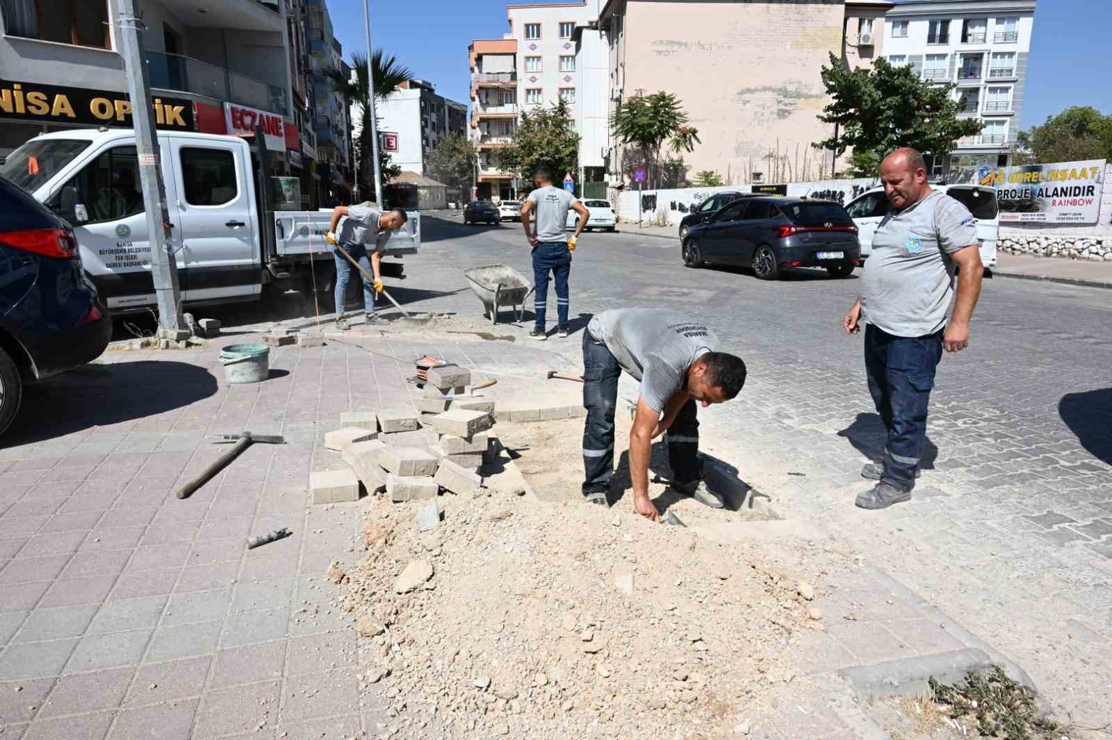 Muradiye’nin kronik sorunları büyükşehirle çözülüyor
