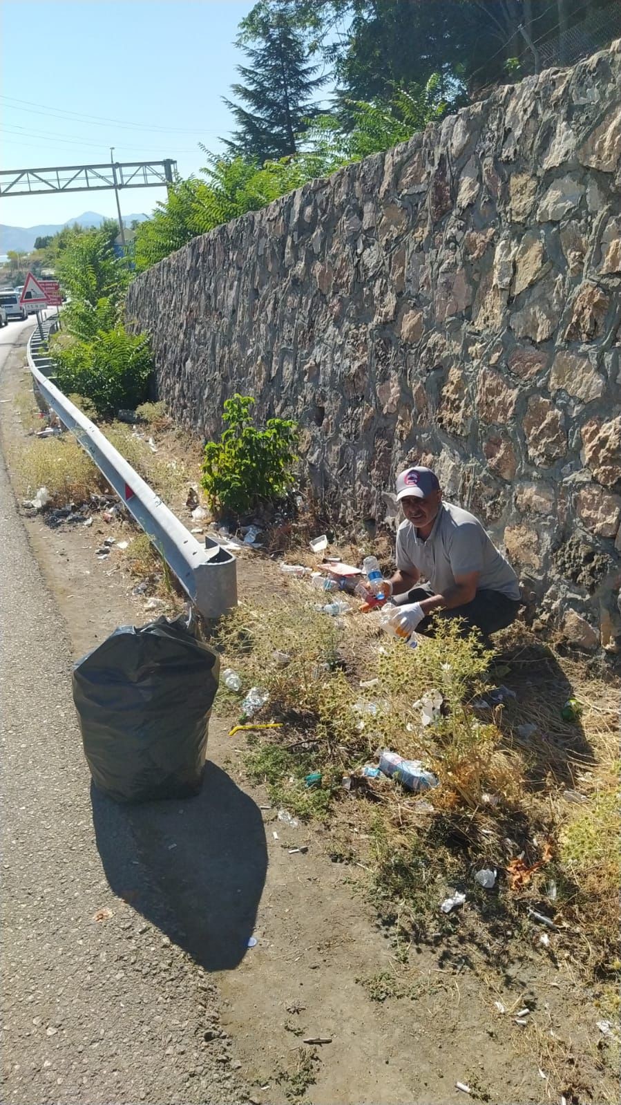 Elazığ İl Özel İdaresi, Pertek feribot iskelesini temizledi
