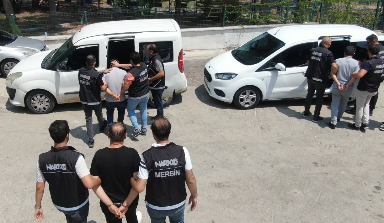 Mersin’de şok operasyon: Valizlerde 47 kilo metamfetamin ele geçirildi
