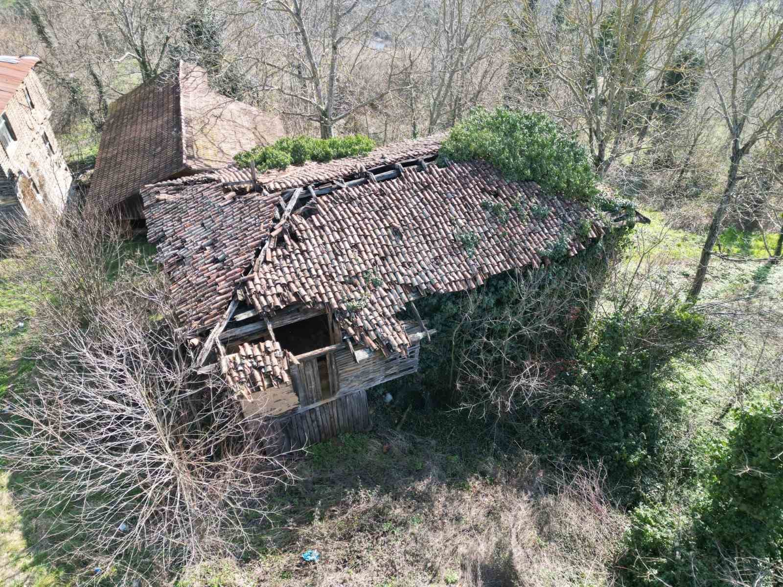 Çürümeye başlayan 100 yıllık cami, bakanlık tarafından koruma altına alındı
