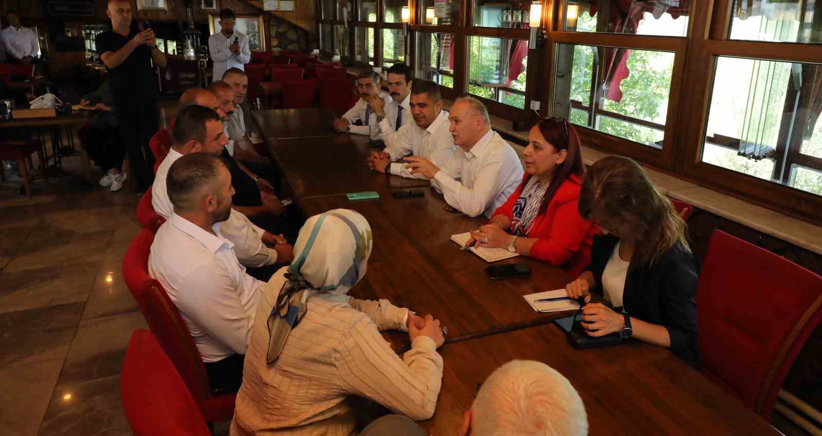 Vali Aslan ve Başkan Özlü tesis işletmecileri ile bir araya geldi
