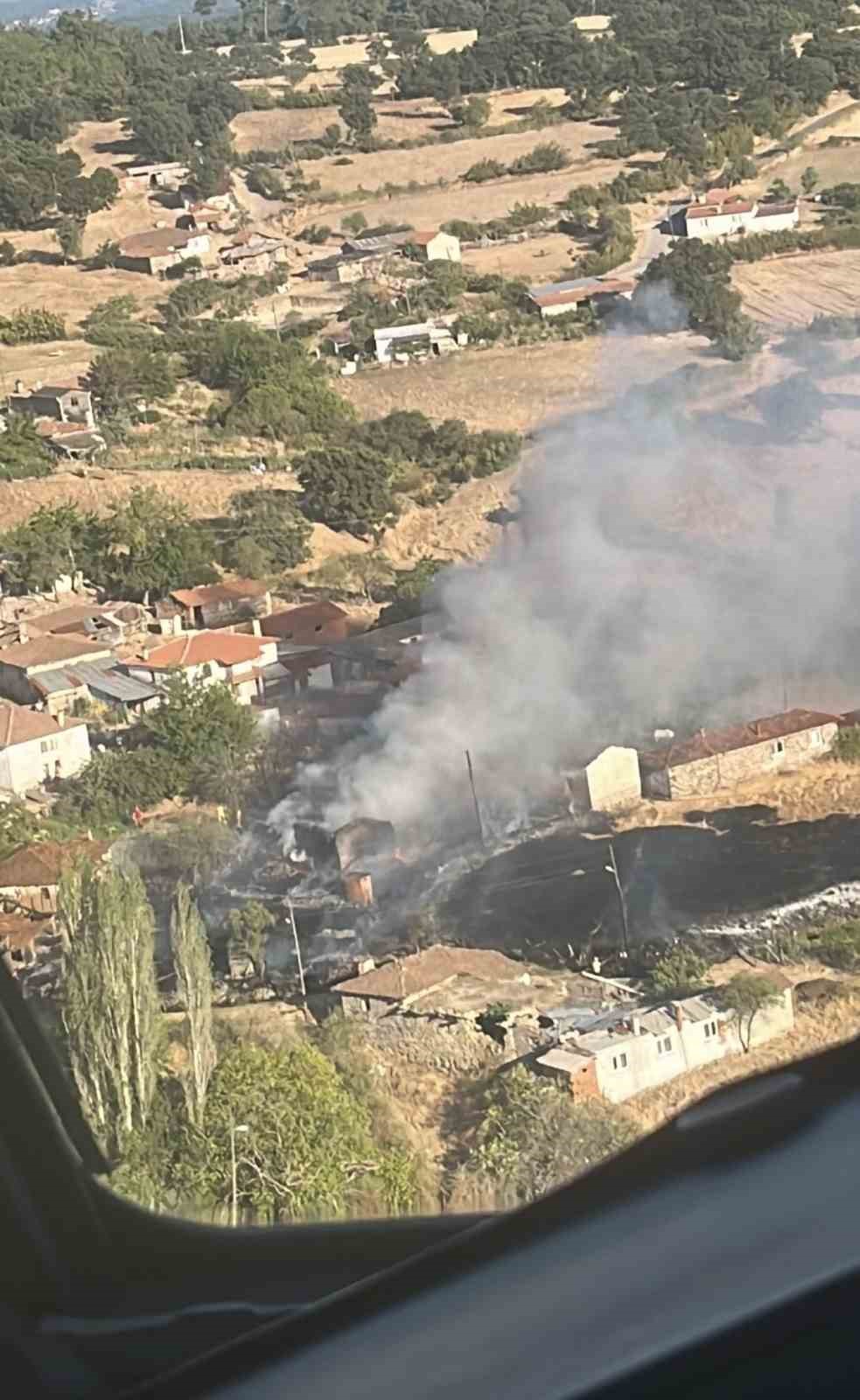 Çanakkale’de ziraat alanındaki yangın kontrol altına alındı
