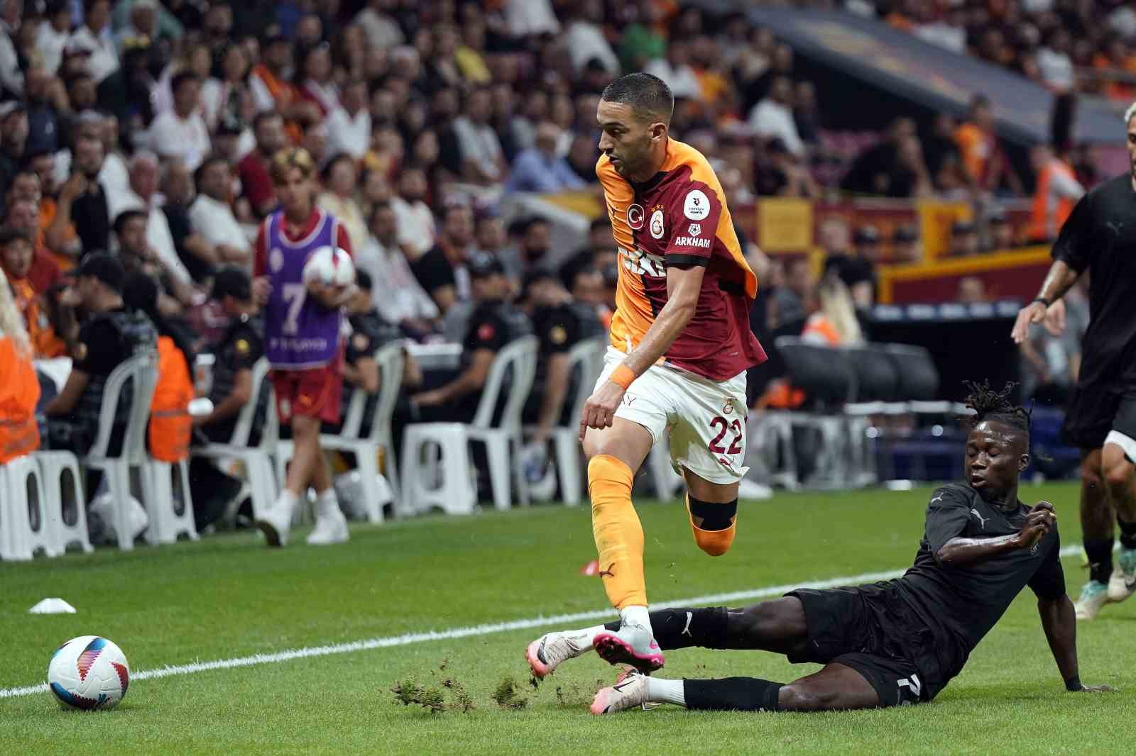 Trendyol Süper Lig: Galatasaray: 0 - Hatayspor: 0 (İlk yarı)
