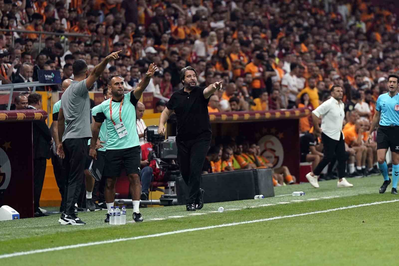 Trendyol Süper Lig: Galatasaray: 0 - Hatayspor: 0 (İlk yarı)
