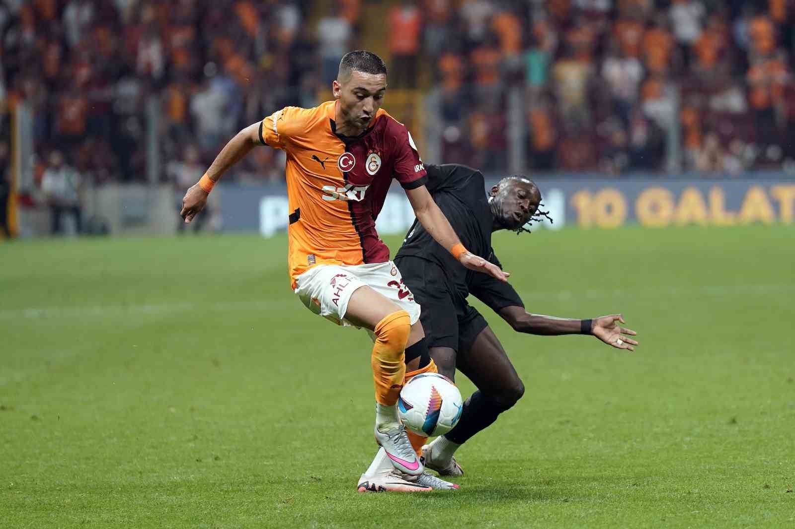 Trendyol Süper Lig: Galatasaray: 0 - Hatayspor: 0 (İlk yarı)
