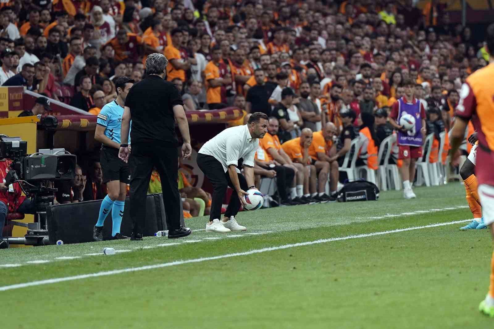 Trendyol Süper Lig: Galatasaray: 0 - Hatayspor: 0 (İlk yarı)
