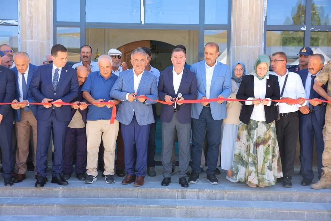 Yukarı Pınarlı Köyü Camii dualarla ibadete açıldı
