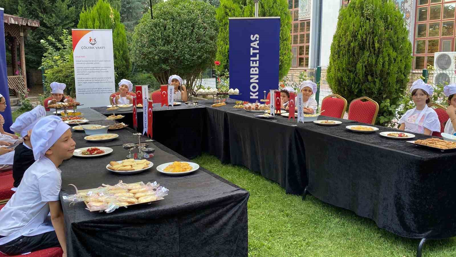 Çölyak hastası çocuklar aşçı oldu, glutensiz yemeklerini kendi hazırladı
