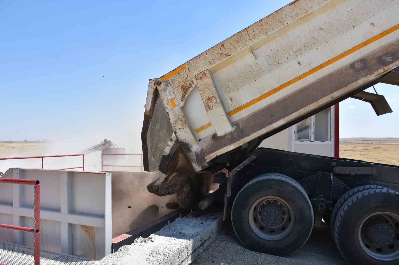 Şırnak’ta taşlı araziler temizlenerek tarıma kazandırılıyor
