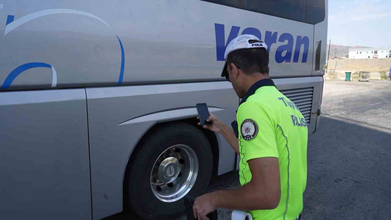 43 ilin geçiş güzergahında sıkı denetim: Otobüsler tek tek durduruldu
