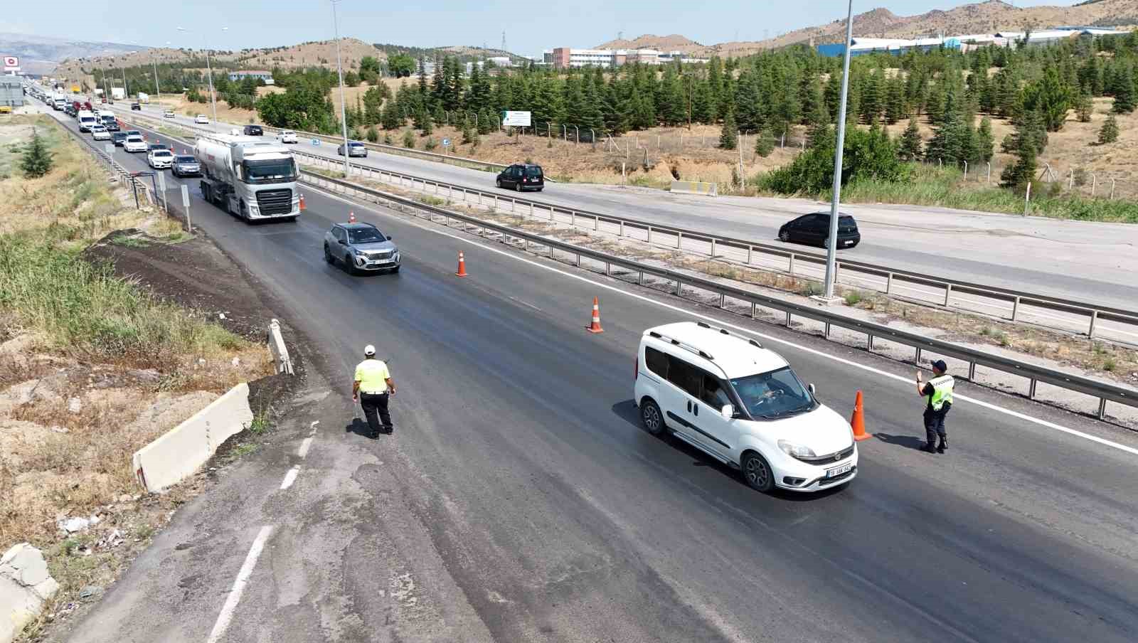 43 ilin geçiş güzergahında sıkı denetim: Otobüsler tek tek durduruldu
