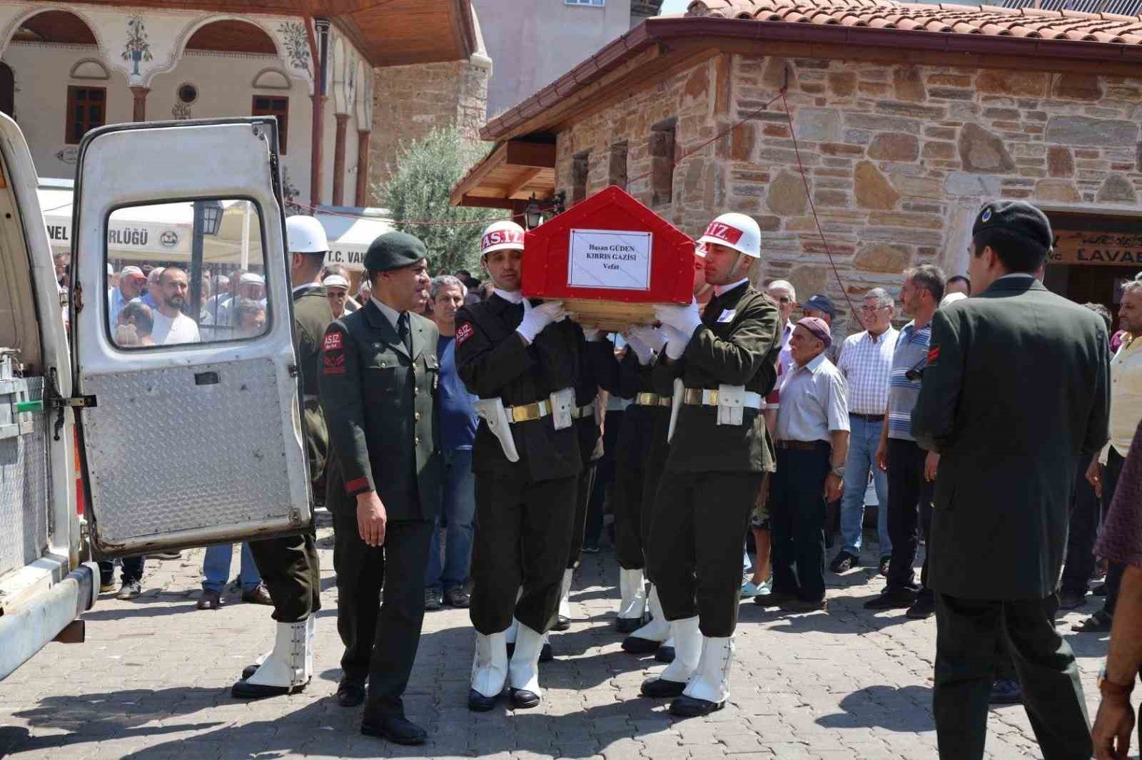 Kıbrıs Gazisi Güden düzenlenen tören ile son yolculuğuna uğurlandı
