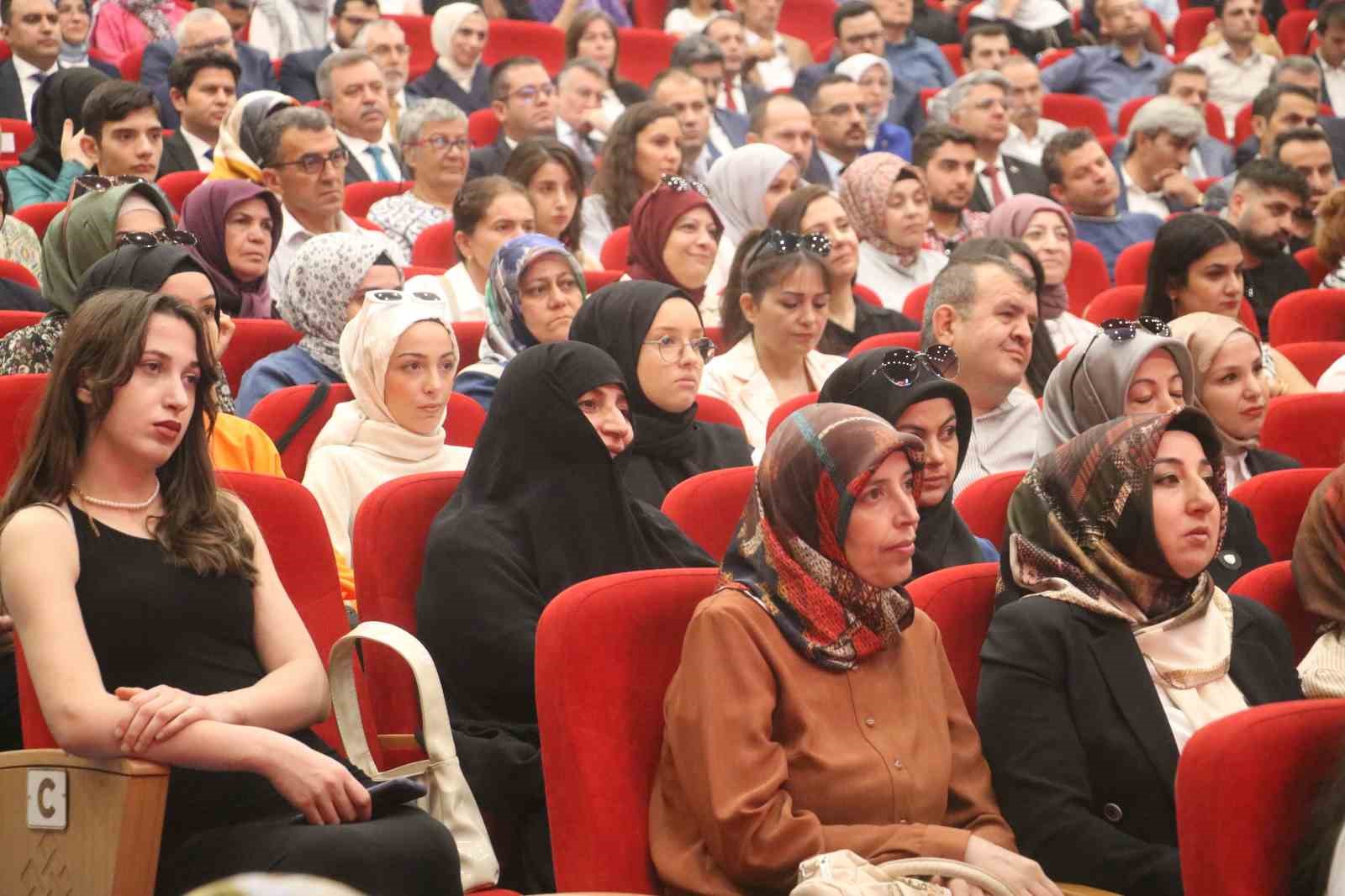 Bakan Işıkhan: “Zulüm ile âbad olanın akıbeti berbat olur. Katil İsrail de aynı akıbeti yaşayacaktır”
