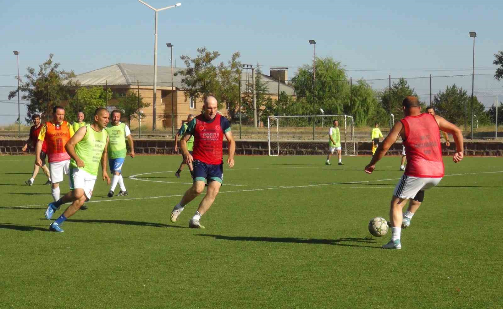 Ahlat’ta ‘Geleneksel 4. Şöhretler Turnuvası’ başladı
