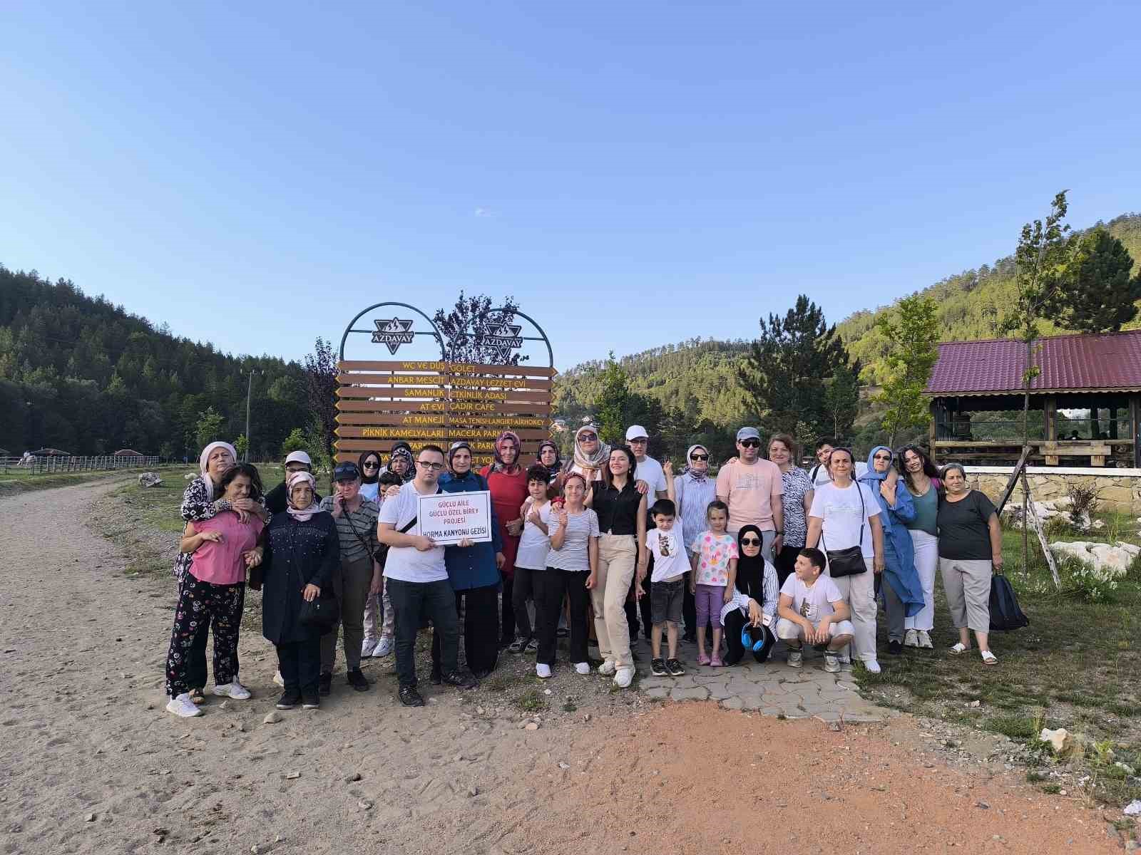 Özel birey ve anneleri doğa ile iç içe unutulmaz bir gün yaşadı
