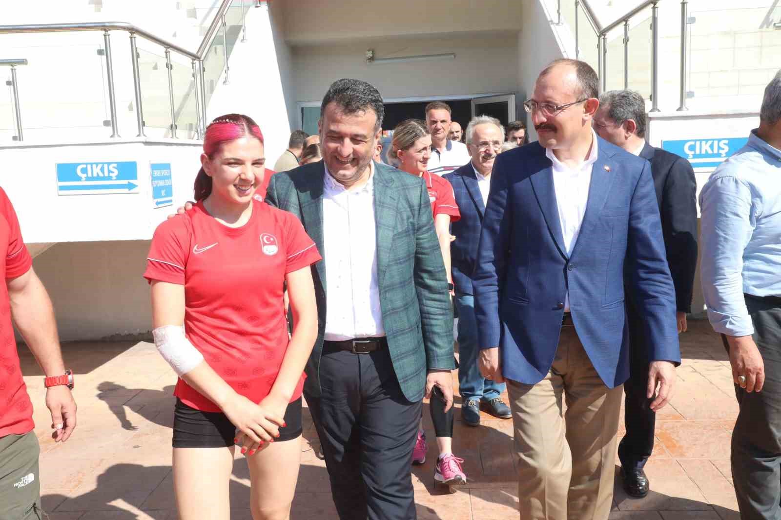 Samsun protokolünden paralimpik sporculara destek
