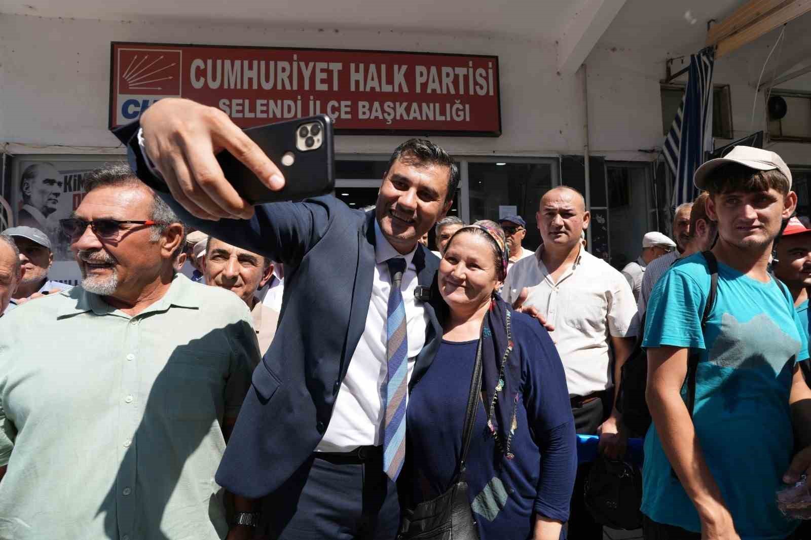 Başkan Zeyrek ilçe girişinde atlı birliklerle karşılandı
