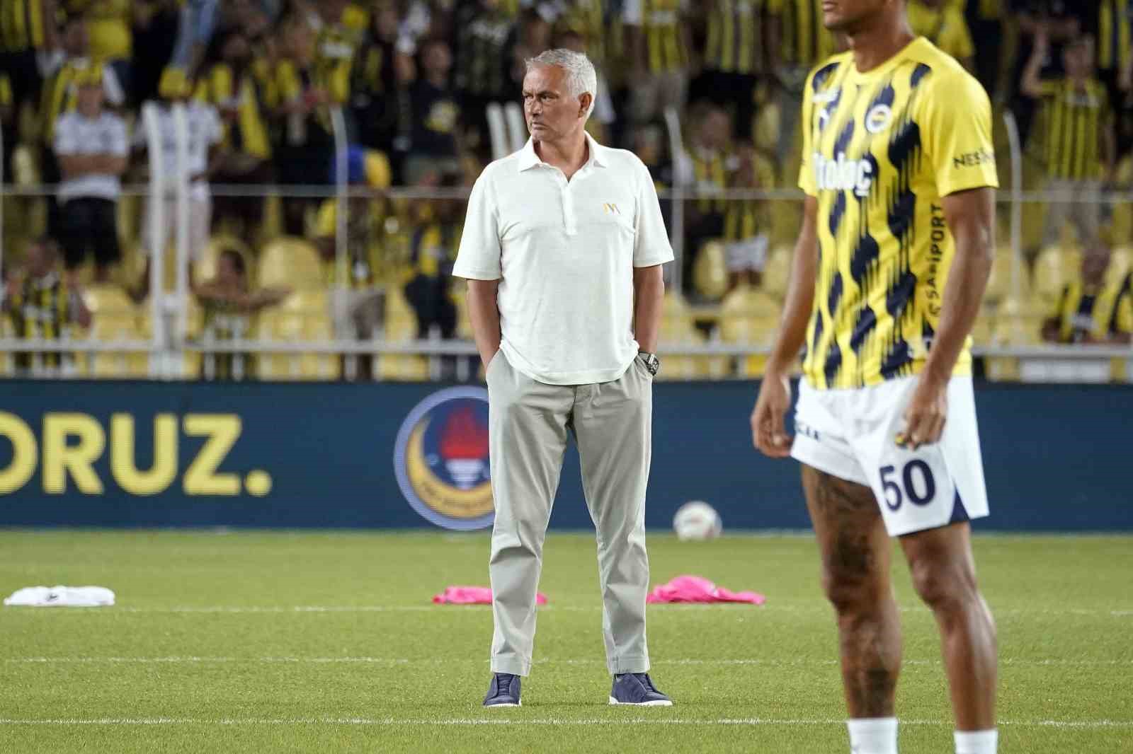 Trendyol Süper Lig: Fenerbahçe: 0 - Adana Demirspor: 0 (Maç devam ediyor)
