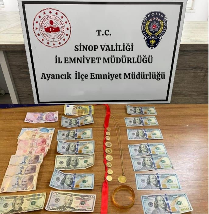 Yaşlı çifte kendilerini jandarma olarak tanıtan dolandırıcılar yakalandı
