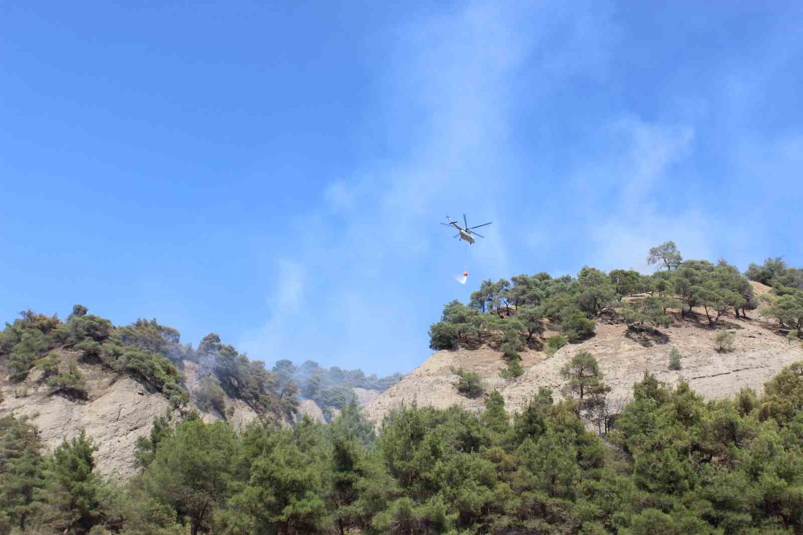 Manisa’daki orman yangını 8 saattir sürüyor
