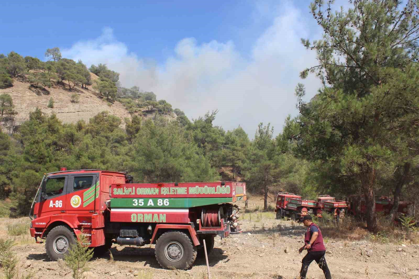 Manisa’daki orman yangını 8 saattir sürüyor
