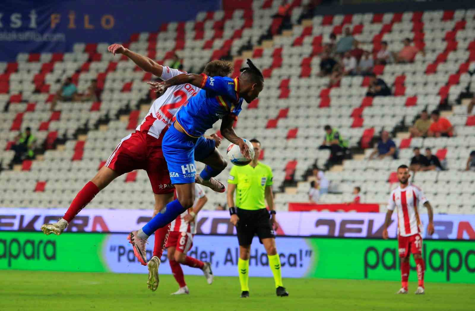 Trendyol Süper Lig: Antalyaspor: 0 - Göztepe: 0 (Maç sonucu)
