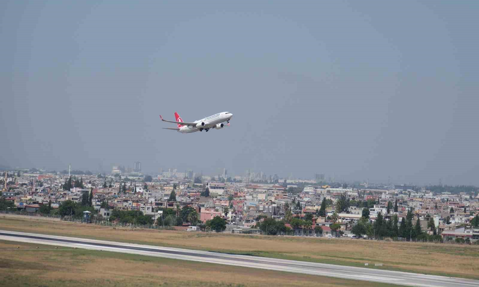 Adana Havalimanı’nda taşınma işlemleri başladı
