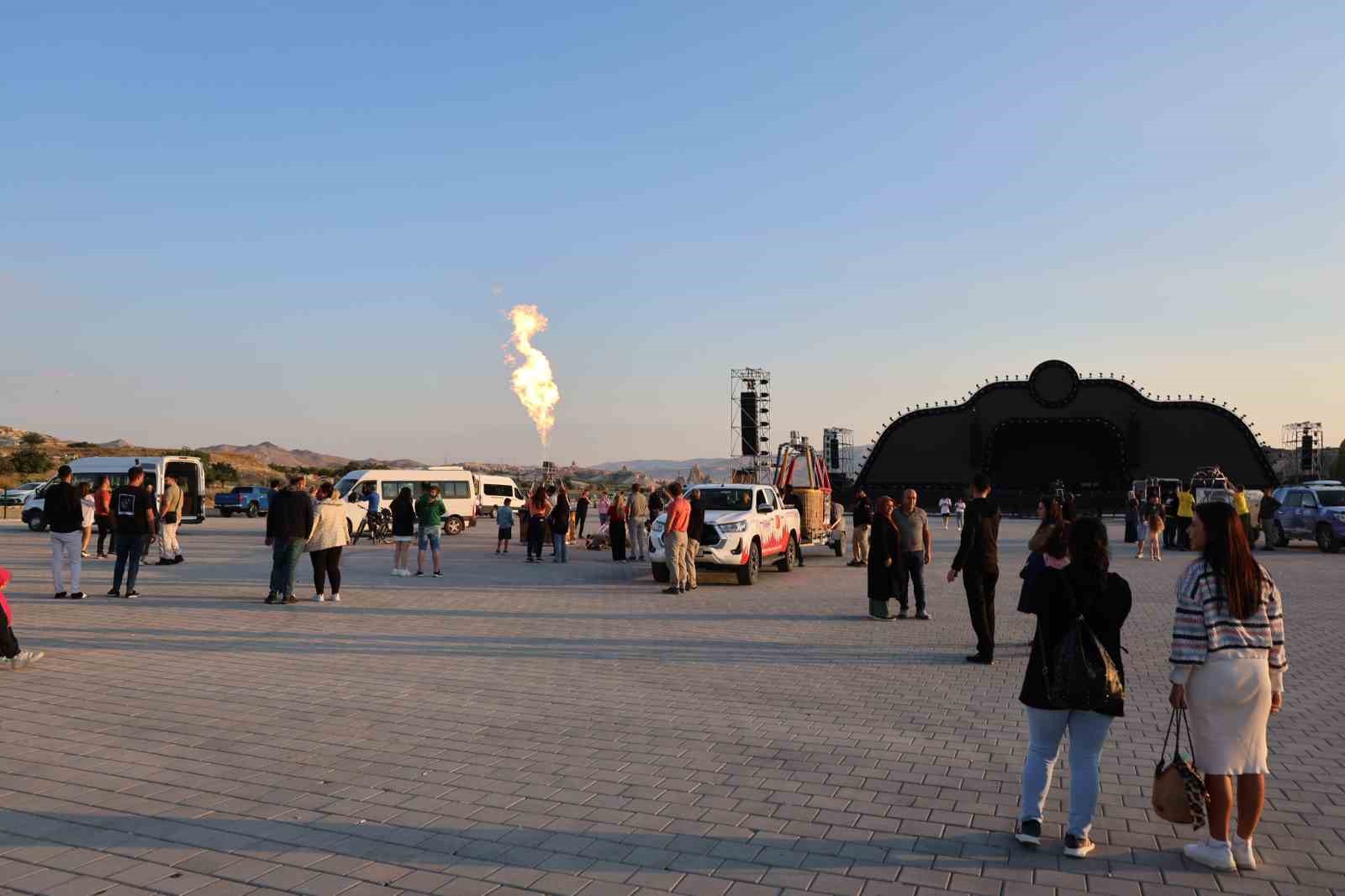 Kapadokya’da görsel şölene rüzgar engeli: Yeryüzü doldu, gökyüzü boş kaldı
