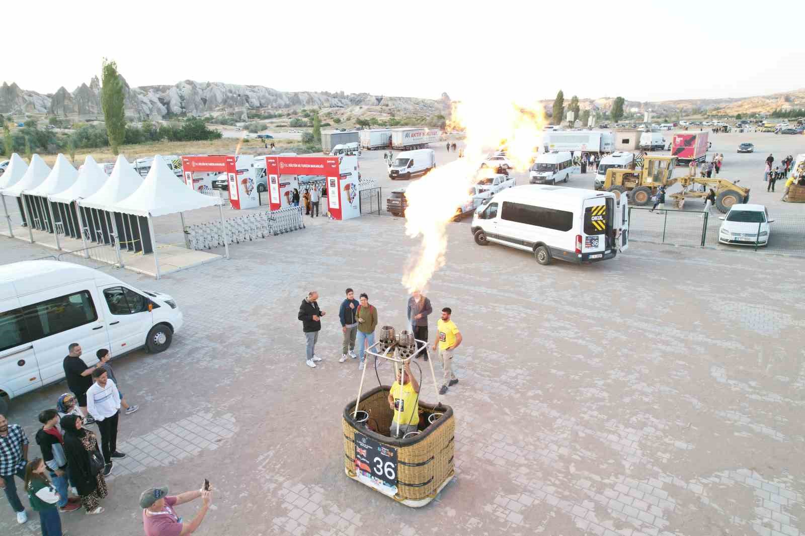 Kapadokya’da görsel şölene rüzgar engeli: Yeryüzü doldu, gökyüzü boş kaldı
