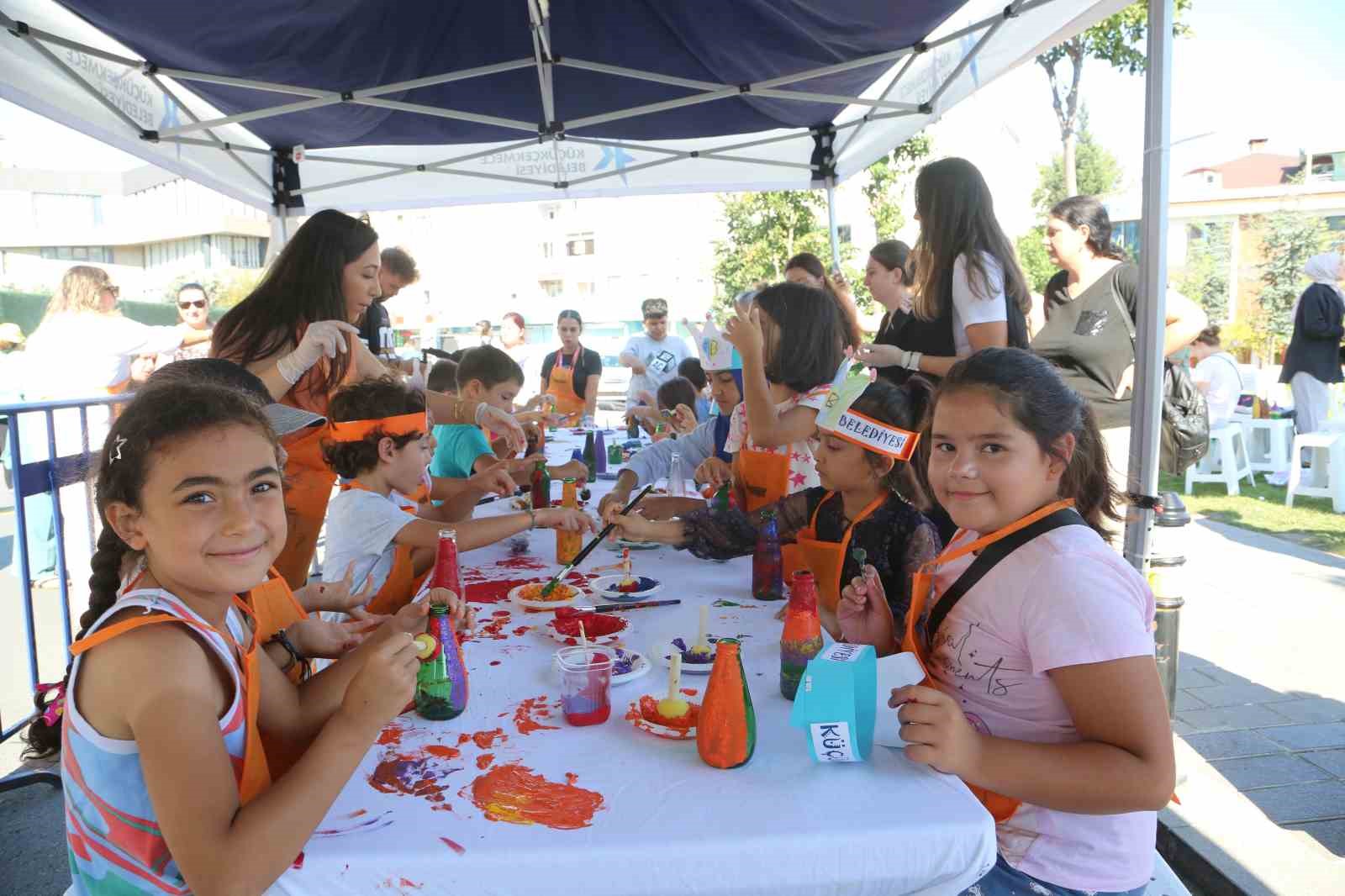 Küçükçekmece Belediyesi 18 mahallede yüzlerce çocuğu oyunla buluşturdu
