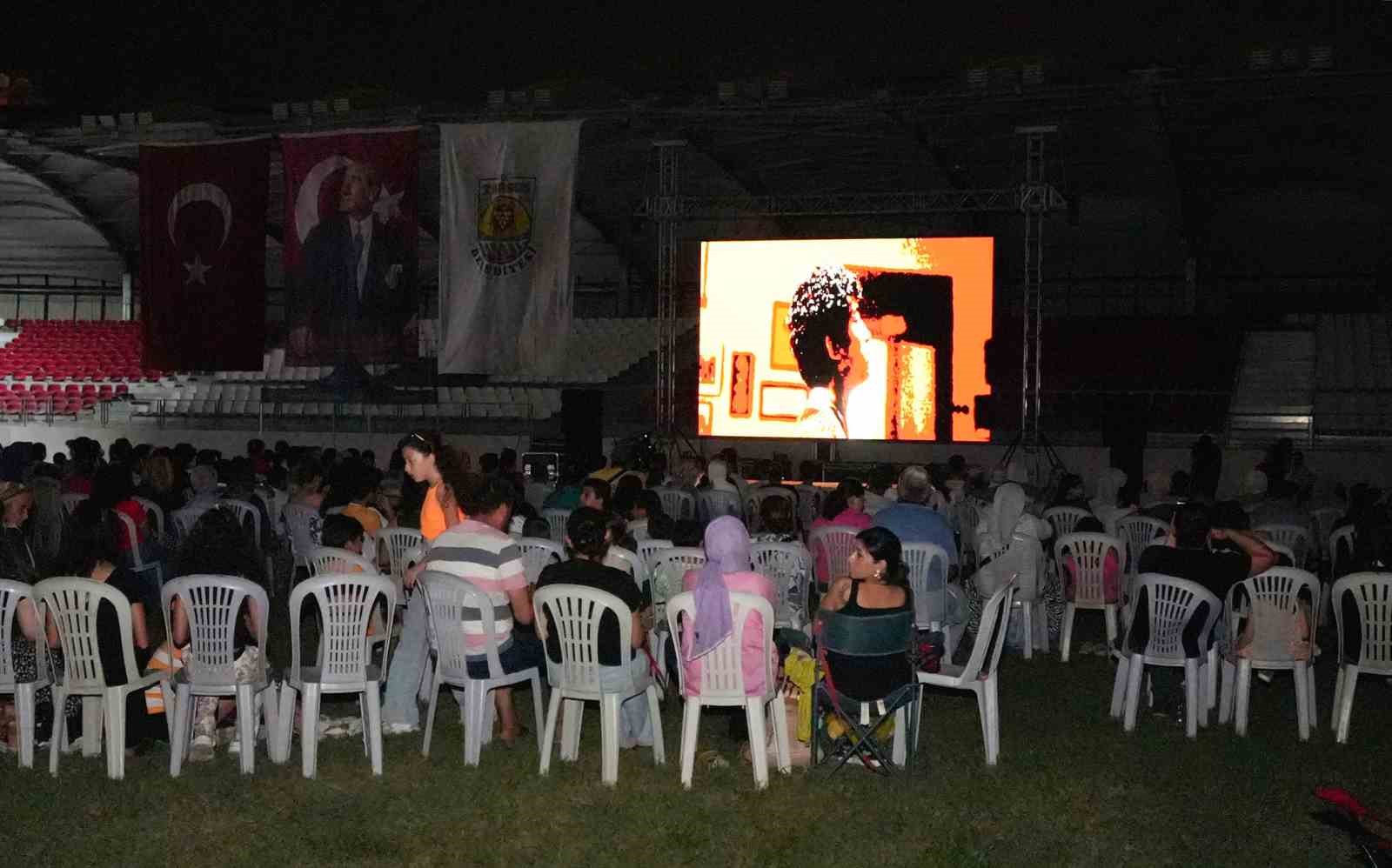 Tarsus’ta ’Yaz Akşamları Şenliği’ başladı
