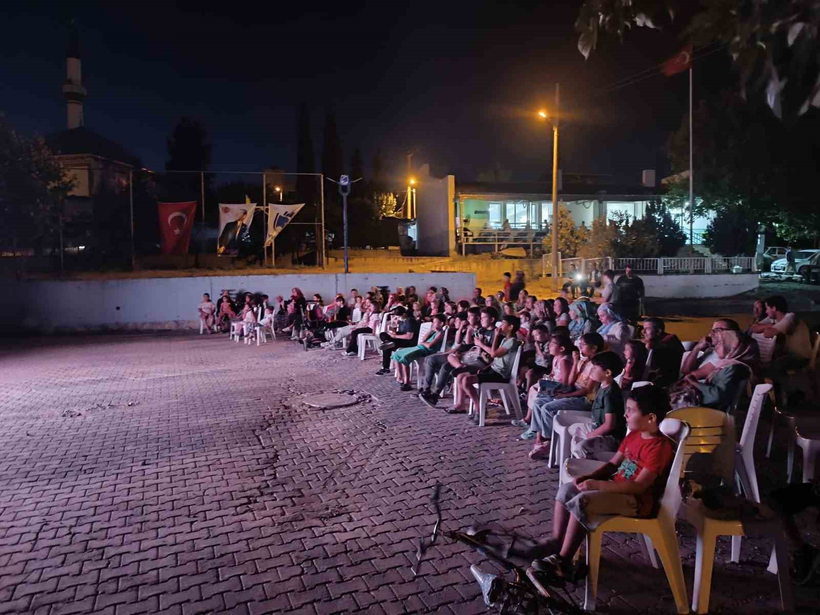 Açık hava sinema günlerinin ikinci durağı Yağcılar oldu
