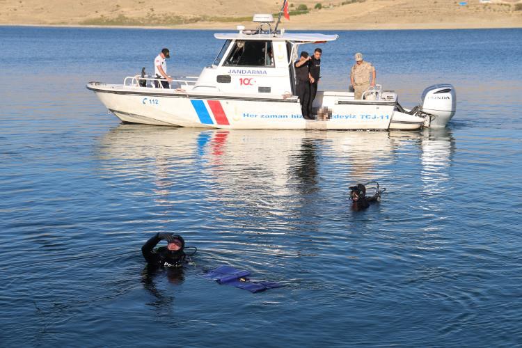 Elazığ’da baraj gölünde kaybolan genç bulundu
