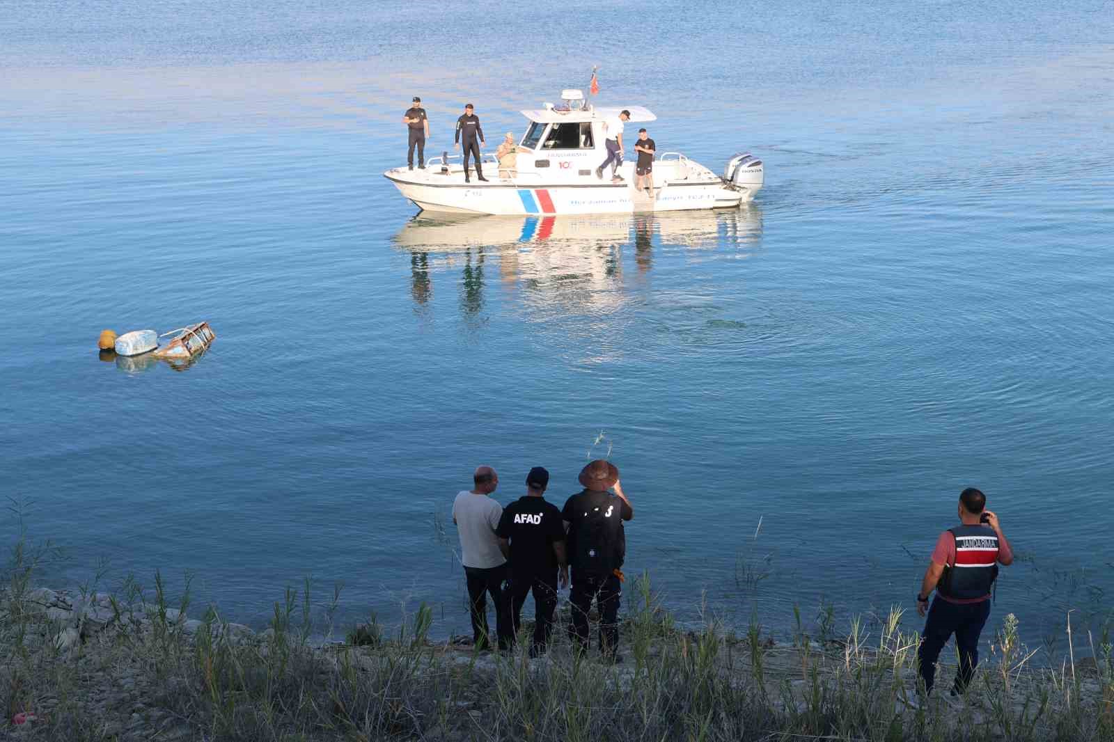 Elazığ’da baraj gölünde kaybolan genç bulundu
