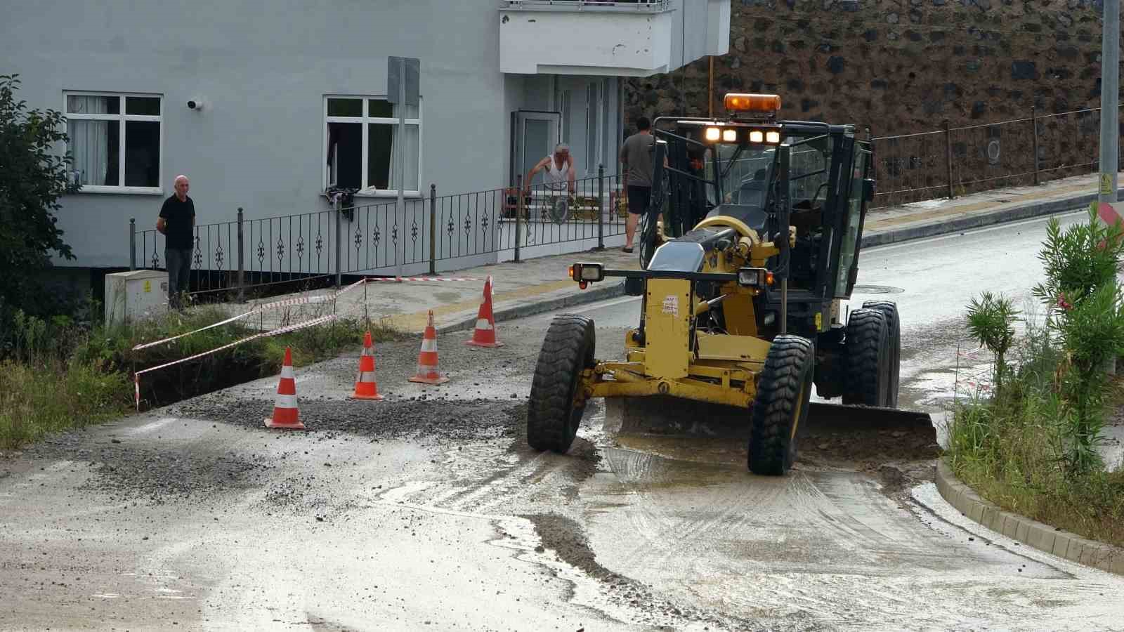 Ordu’da sağanak sonrası evleri su bastı, yol ulaşıma kapandı
