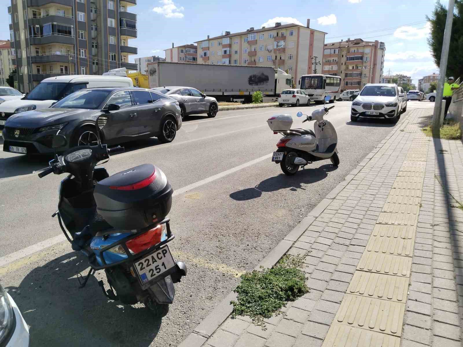 Edirne’de iki motosiklet çarpıştı: 1 yaralı
