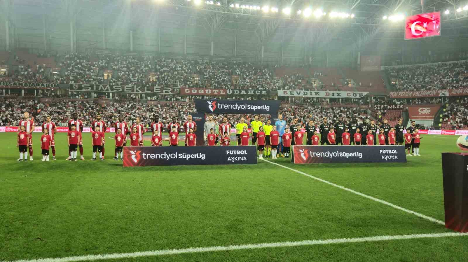 Trendyol Süper Lig: Samsunspor: 0 - Beşiktaş: 0 (Maç devam ediyor)
