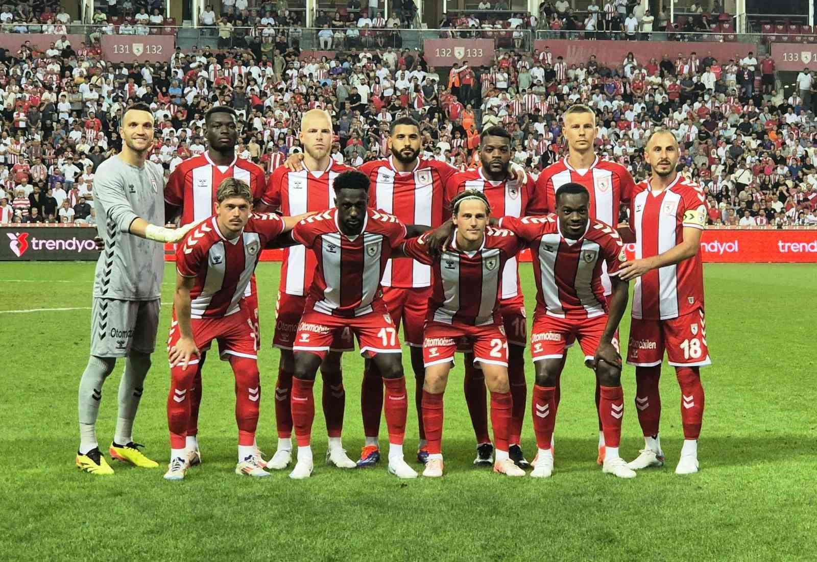 Trendyol Süper Lig: Samsunspor: 0 - Beşiktaş: 0 (Maç devam ediyor)
