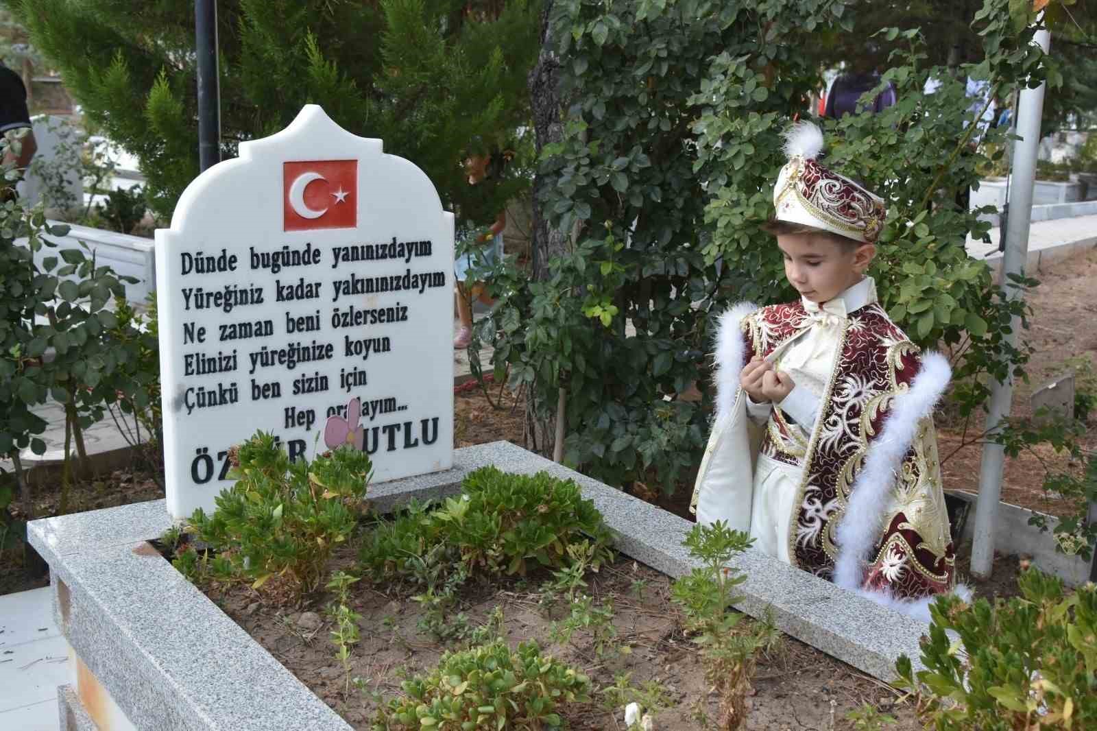 Vali Makas’tan şehit kardeşine sürpriz: Makam aracı sünnet arabası oldu
