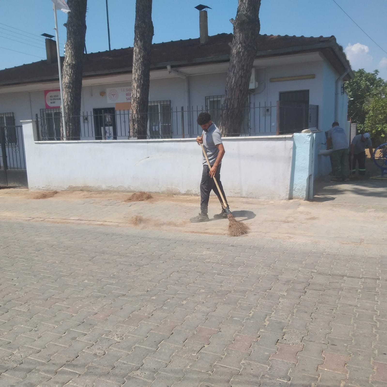 Nazilli’de çevre temizlik çalışmaları sürüyor
