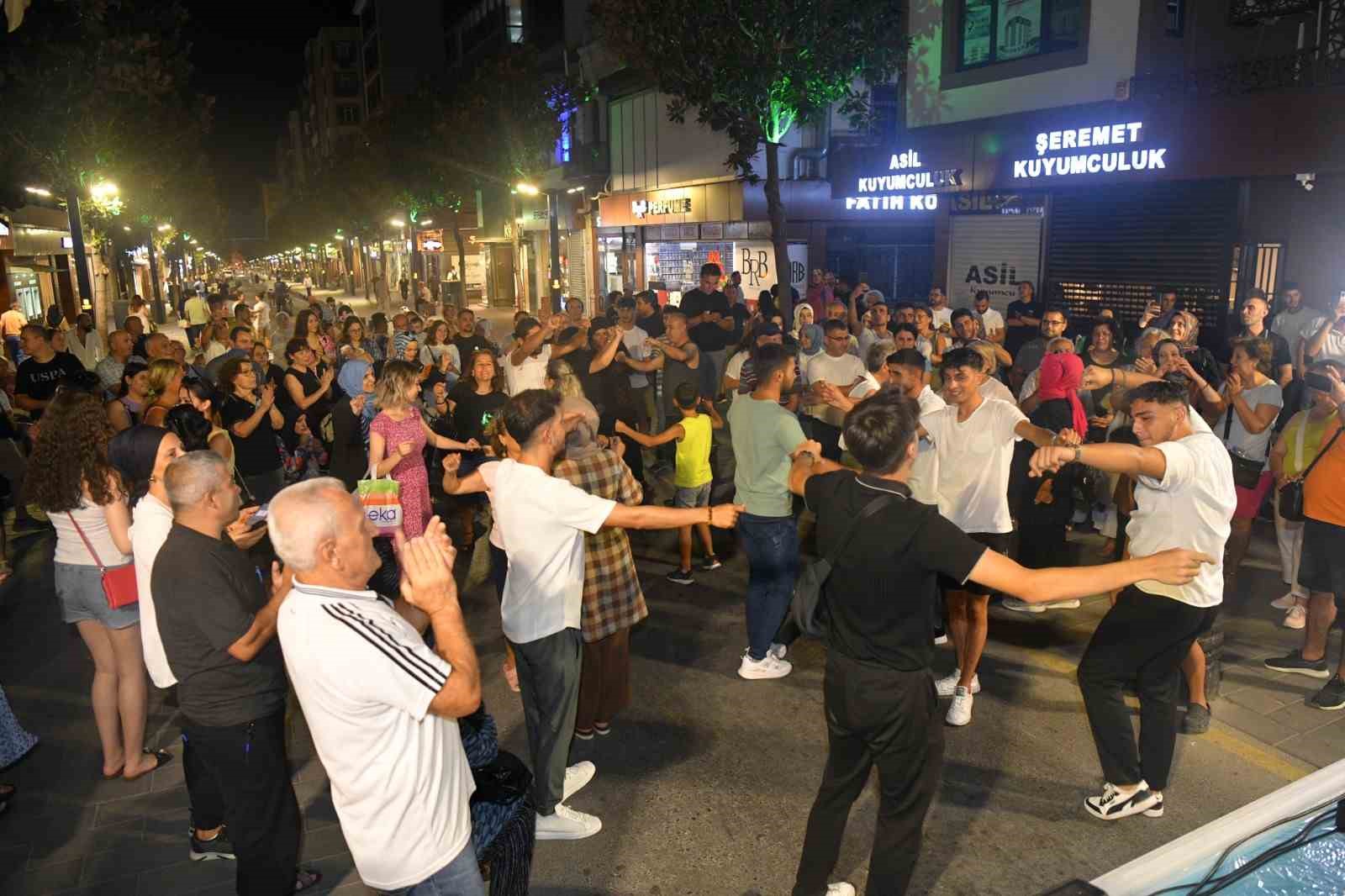 Vatandaş istedi, Başkan Ahmet Akın yaptı
