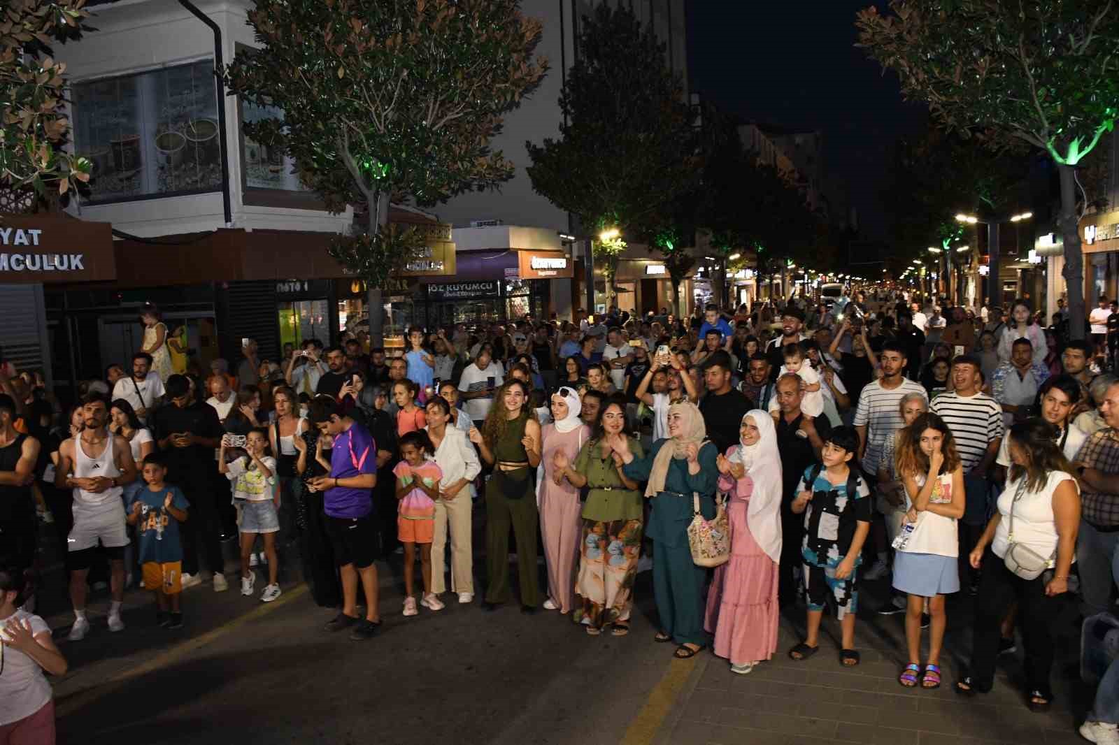 Vatandaş istedi, Başkan Ahmet Akın yaptı
