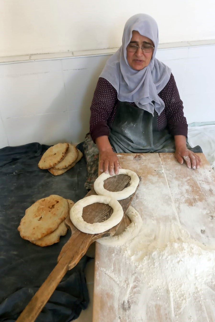 Kadınların imece usulü ’Golit’ ekmeği mesaisi
