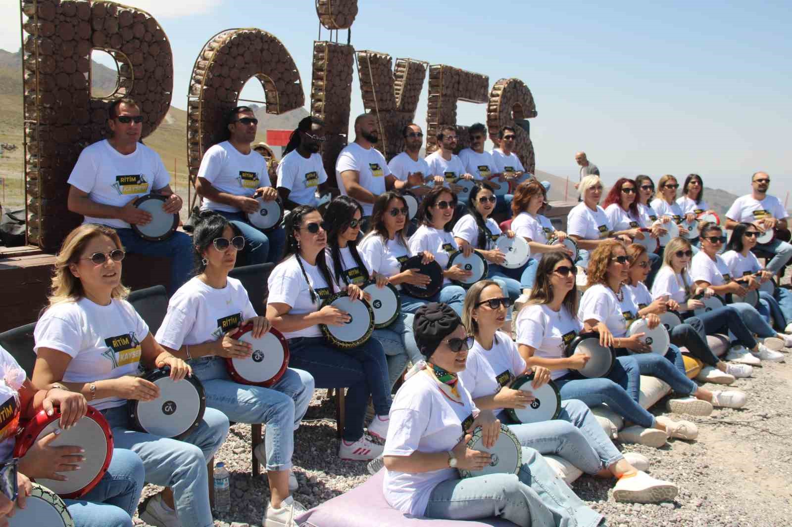 Erciyes’te darbuka şov
