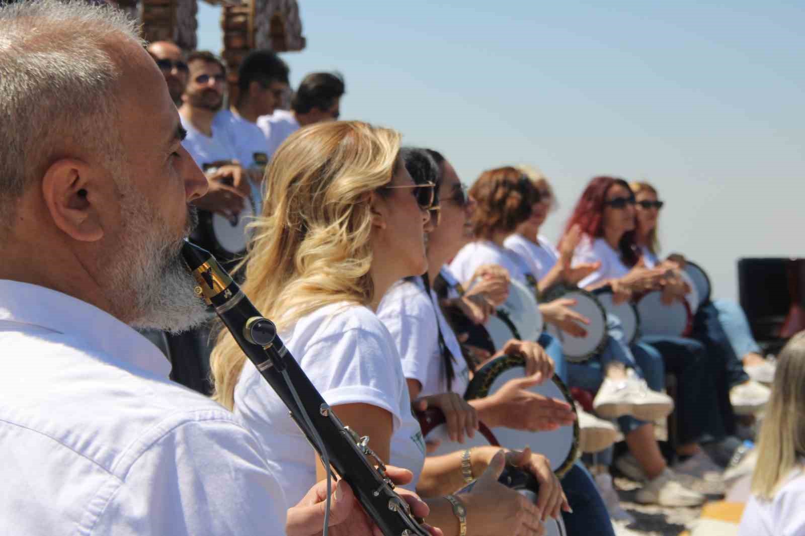 Erciyes’te darbuka şov
