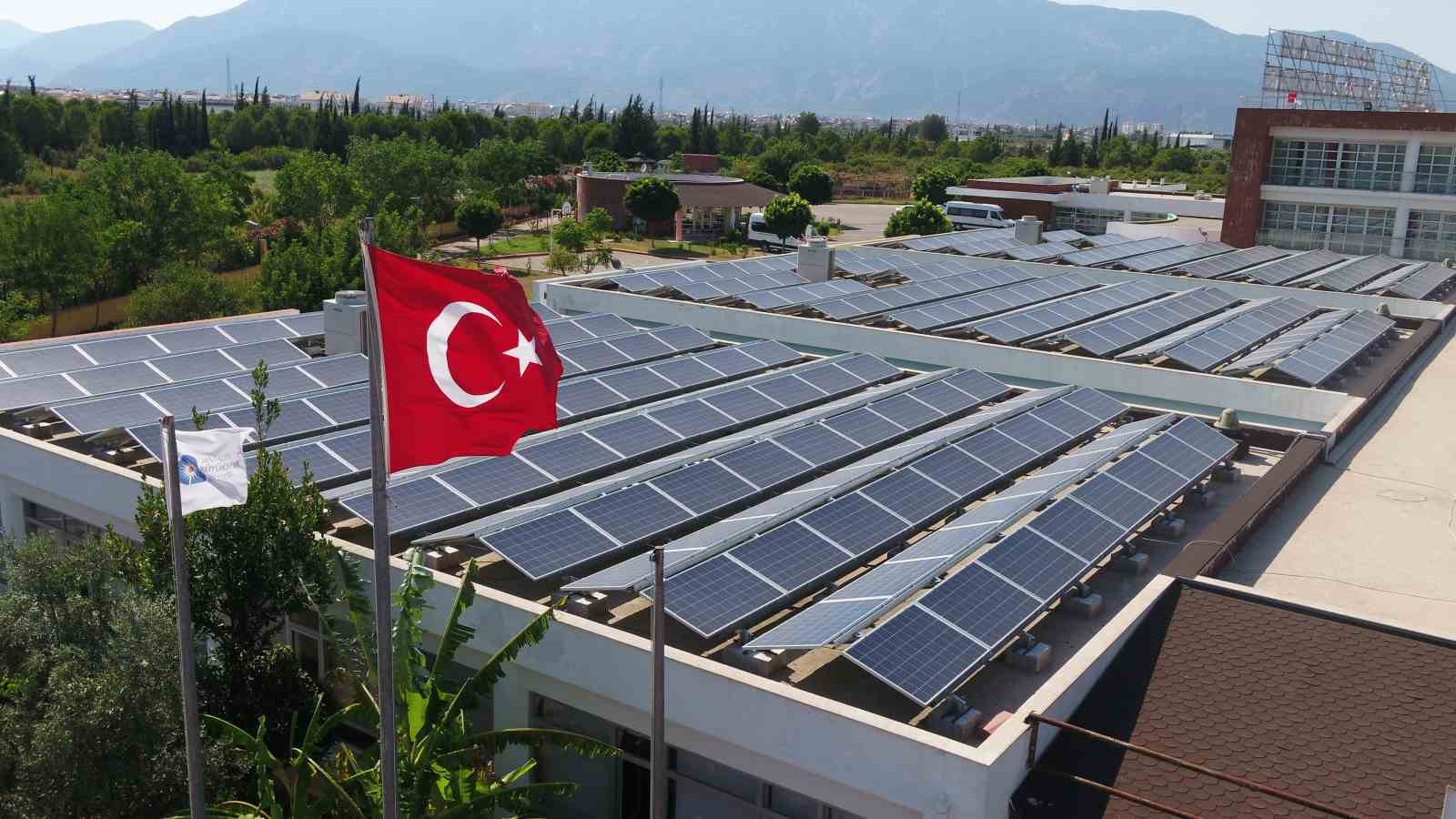 Antalya Büyükşehir Belediyesi enerjisini güneşten alıyor
