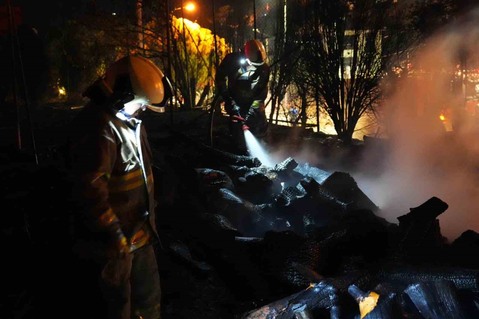 Spor tesisinde çıkan yangın kısa sürede söndürüldü
