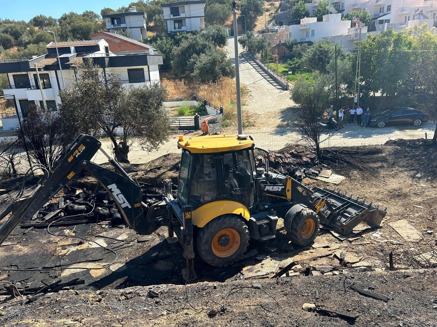 Spor tesisinde çıkan yangın kısa sürede söndürüldü
